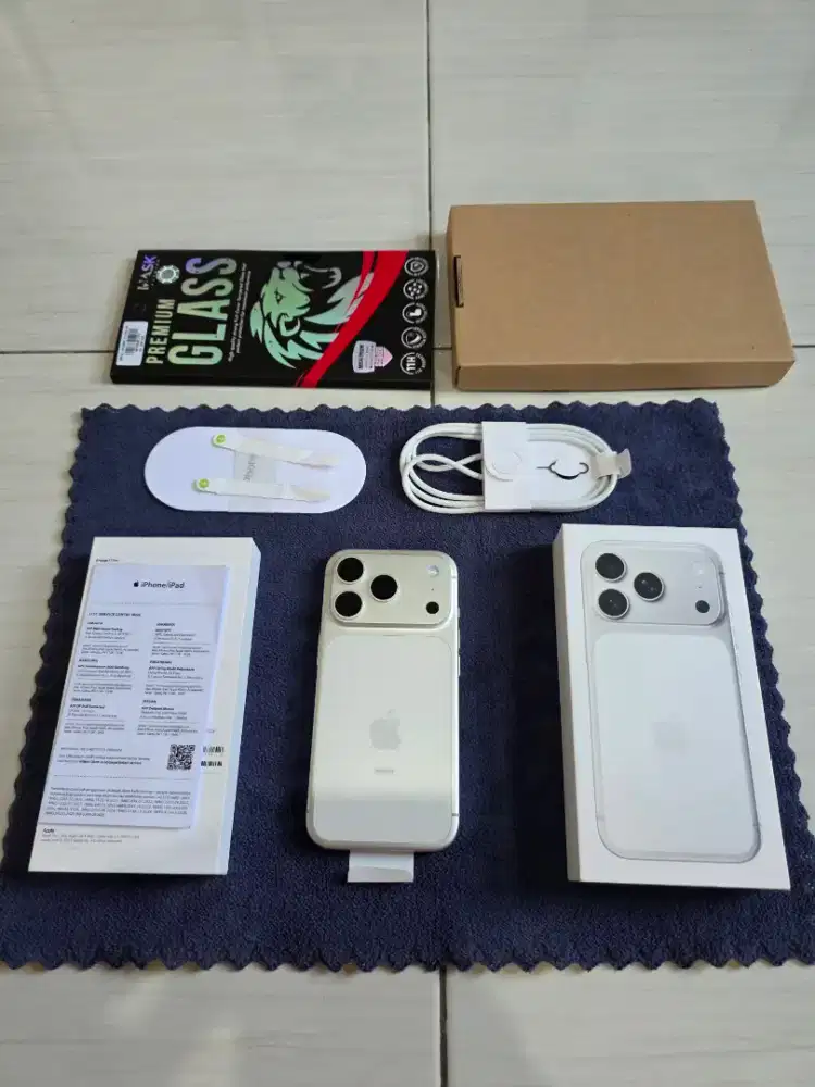 Apple Iphone 17 Pro Silver 256GB Garansi Resmi Ibox
