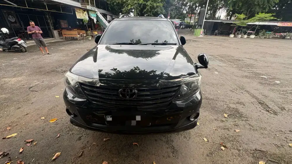 DIJUAL FORTUNER 2.5 AT DIESEL/SOLAR PAJAK BARU BUKA HARGA 200JT NEGO