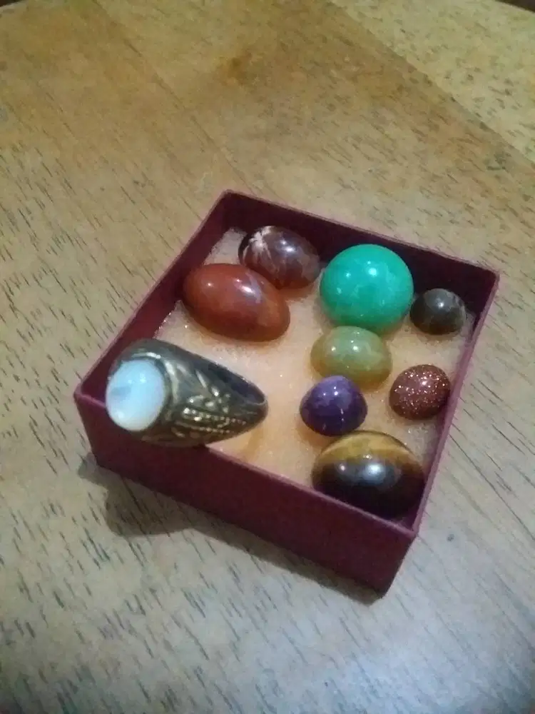 Aneka Batu dan Cincin