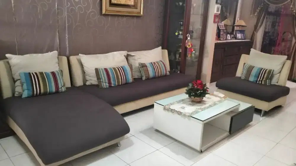 Dijual Kursi Tamu 1 Set Kondisi Terawat