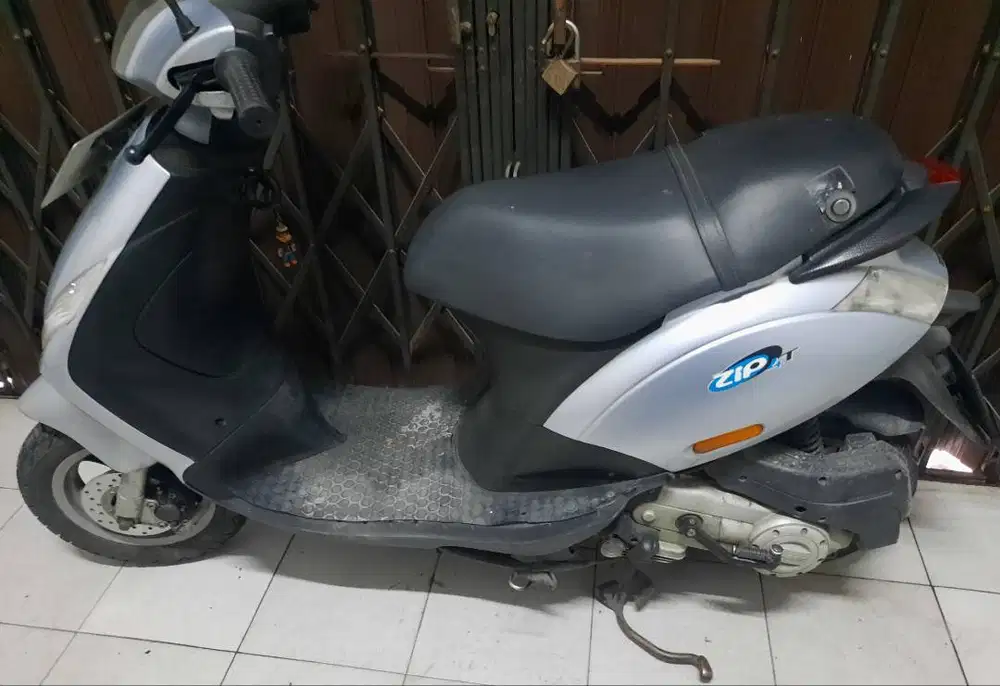 Piaggio Vespa Zip 100 2011