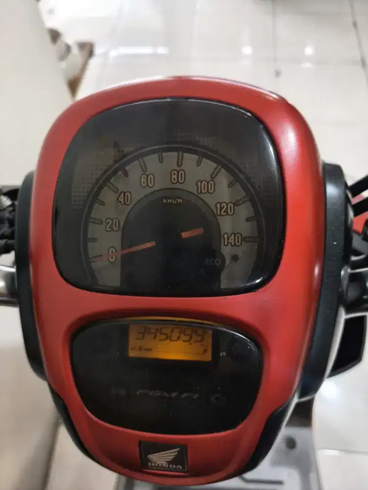 Honda Scoopy 202 merah mulus siap pantau