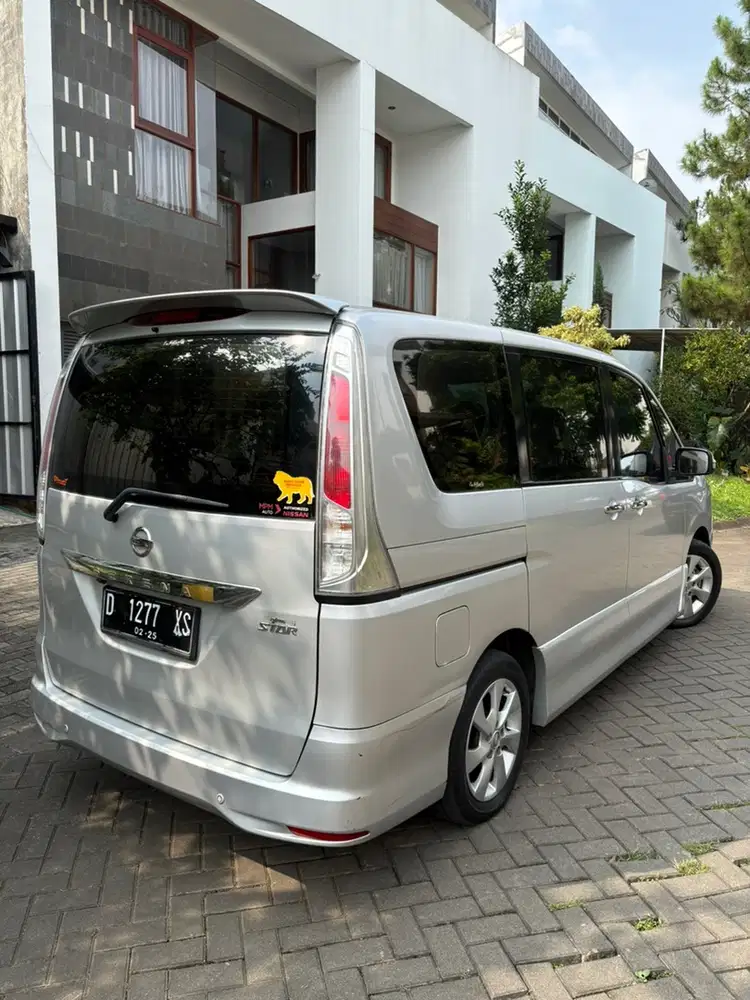 Nissan Serena 2015 Bensin