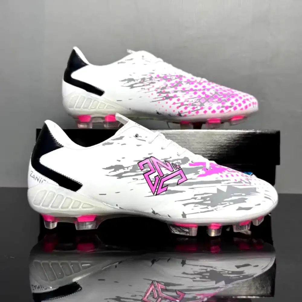 Sepatu bola zanick in divisoin