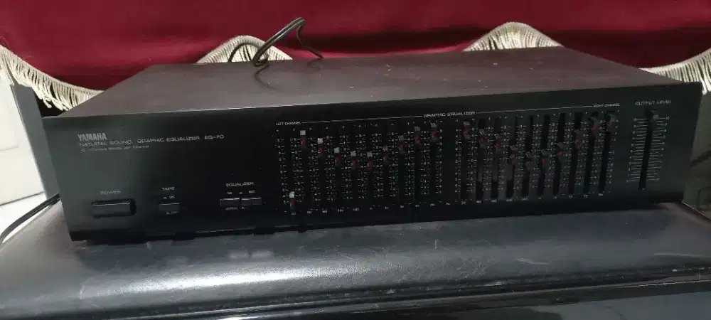 Equalizer Yamaha EQ-70