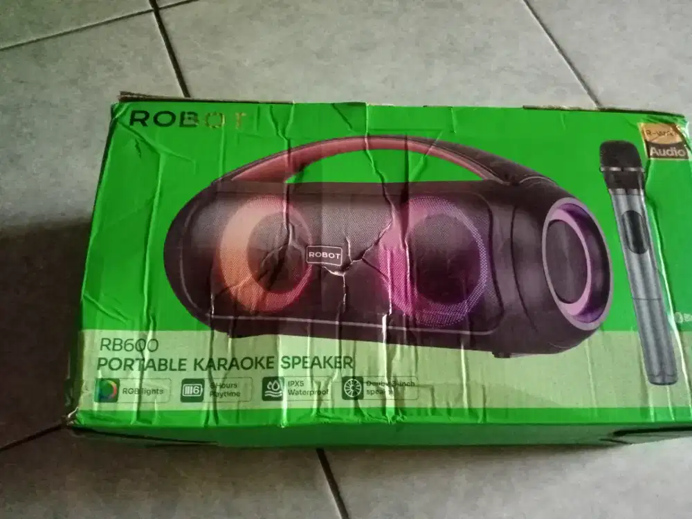 Speaker robot rb600