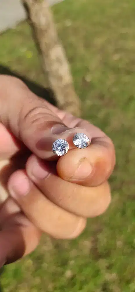 Anting2 Emas 23k Kadar 75%