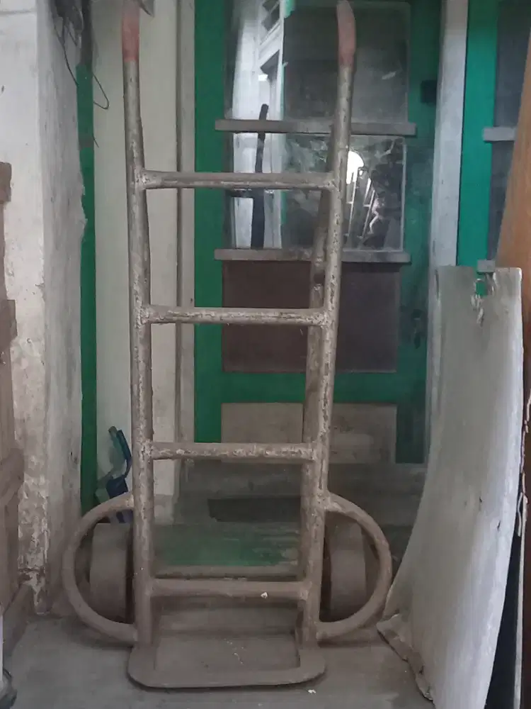 Gledekan Besi Angkut Barang 1 Ton