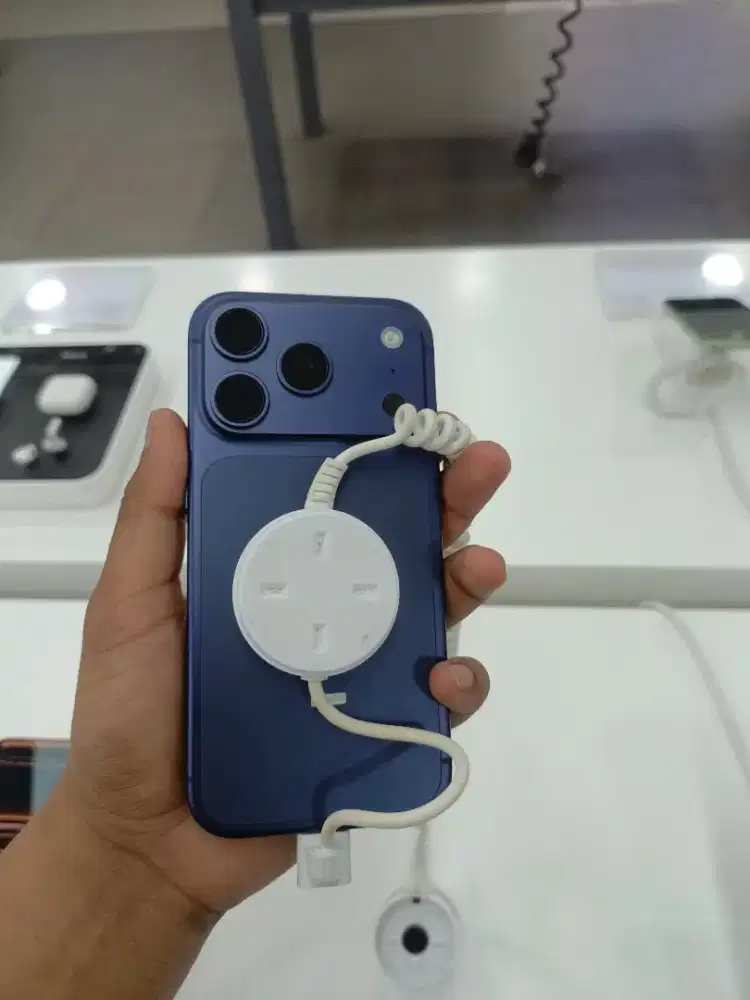 iphone 17 pro blue bisa kredit