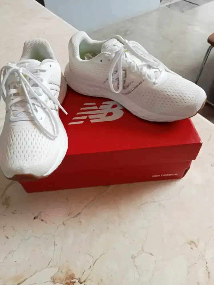 Sepatu New Balance