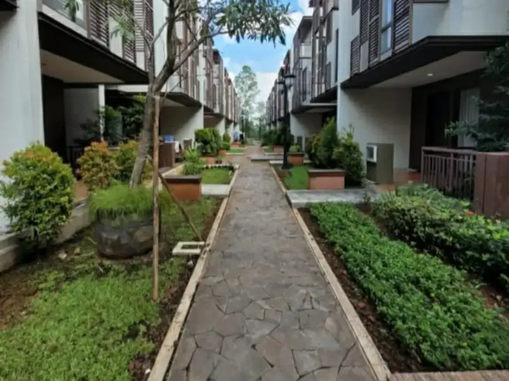 Dijual Rumah 3 Lantai Whelford BSD Tangerang dekat Gading Serpong