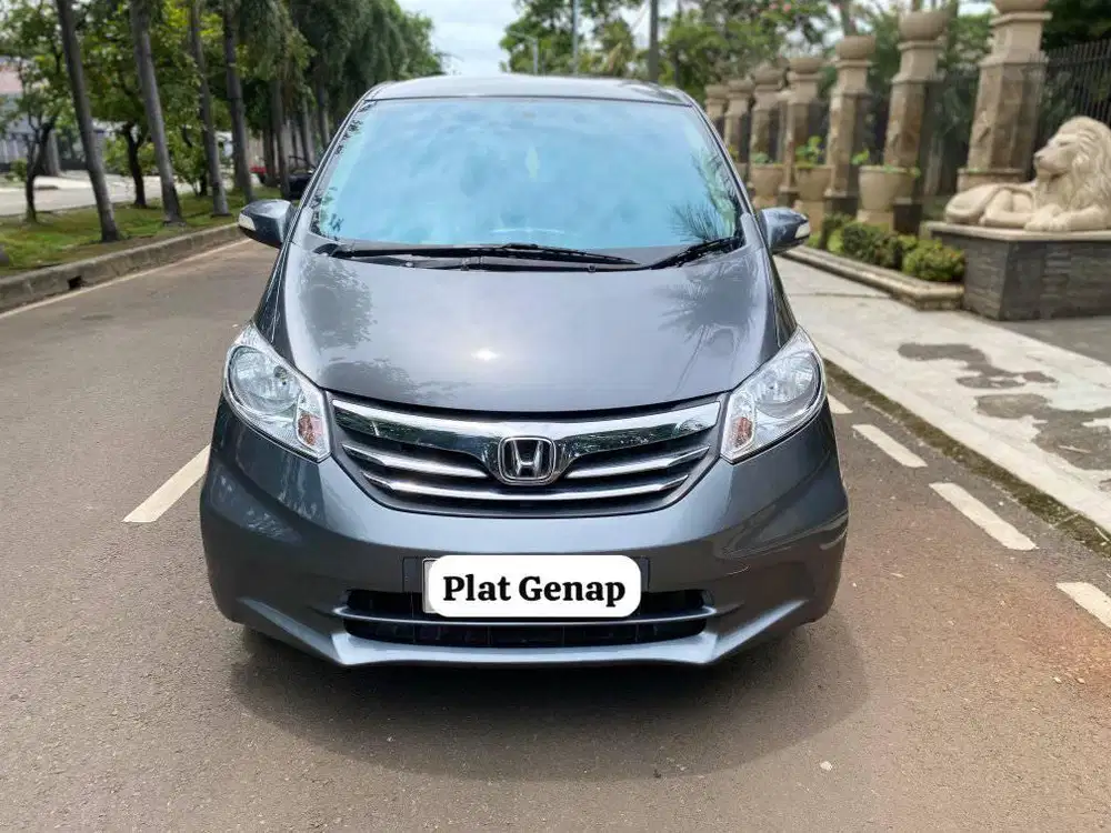 Freed S Matic Abu 2013 Mulus Siap Pakai