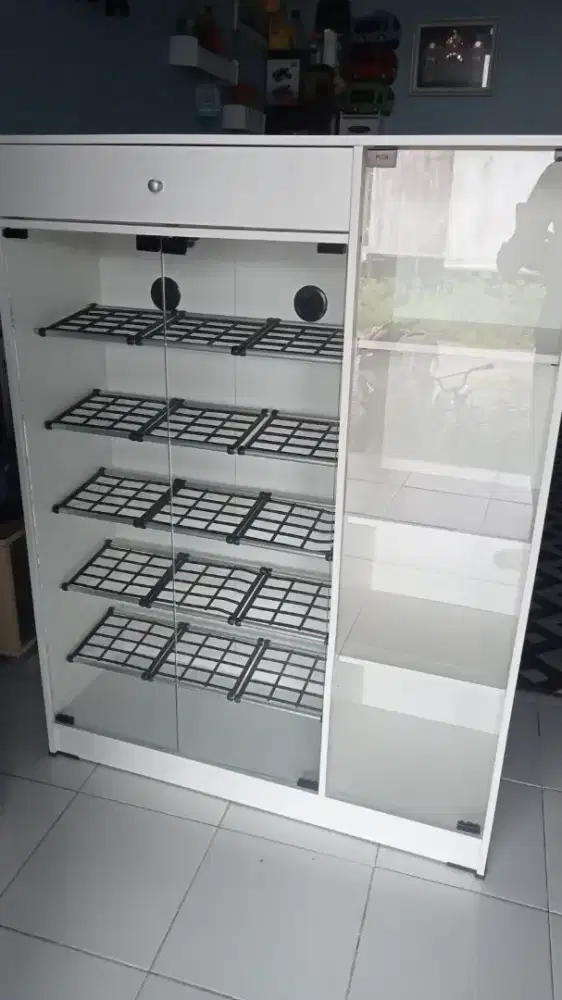 READY LEMARI SEPATU SENDAL / HELM TAS TERMURAH