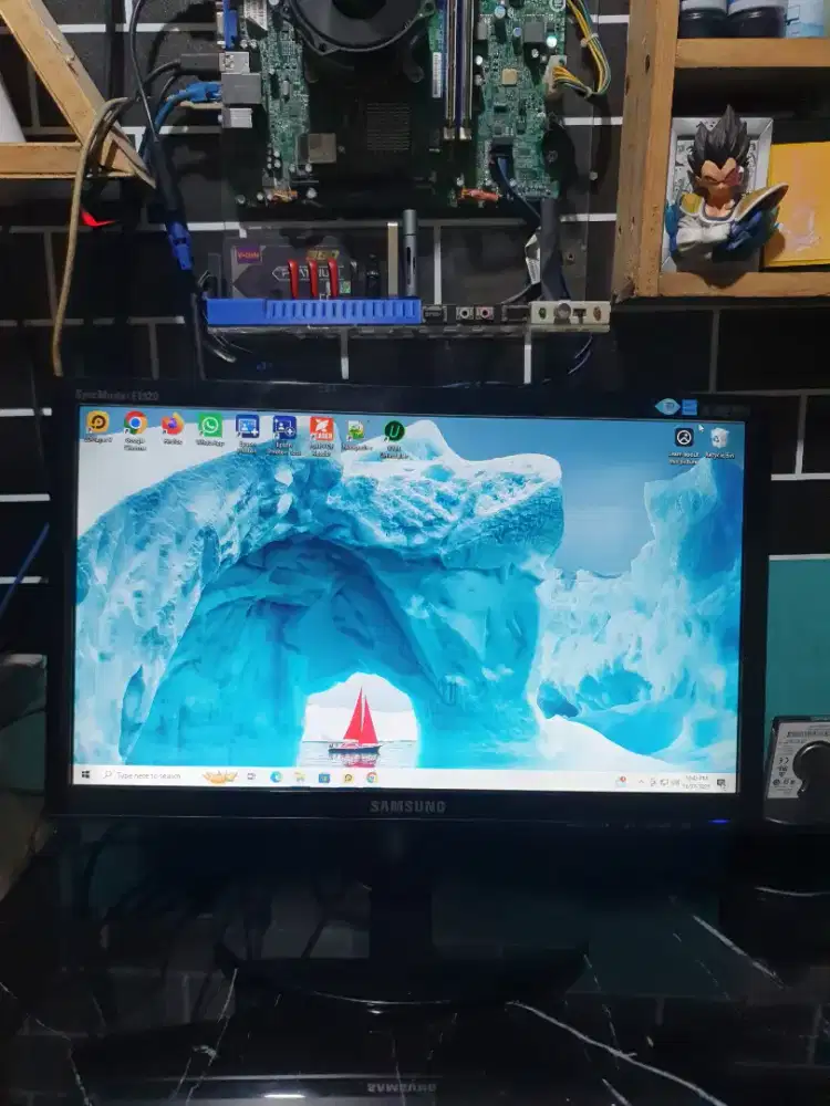 Monitor Samsung 19 inch komplit kabel