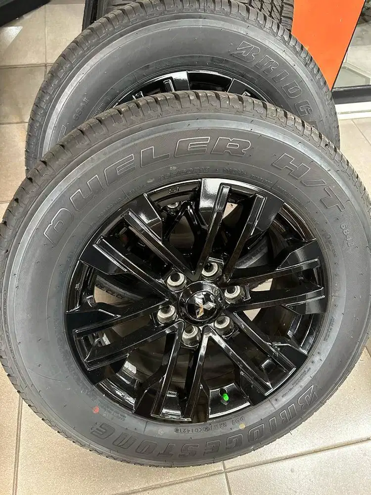 Velg dan Ban Standar Pajero Dakar 2023 Ring 18 kondisi 99%