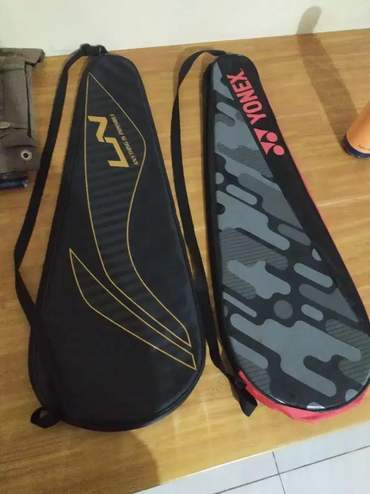 tas badminton yonex 2r kondisi mulus siap pakai