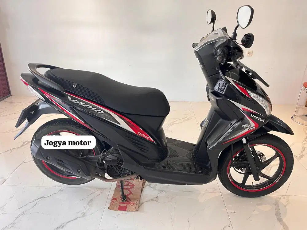 (B) honda vario 110 cc tahun 2014 cash