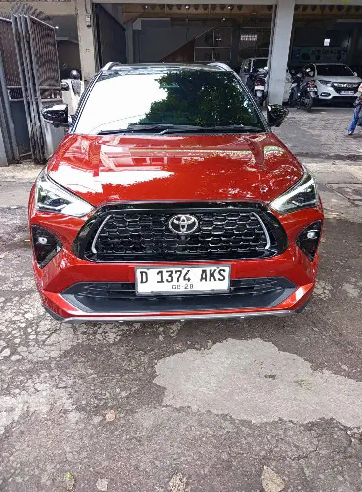 Toyota yaris cros hv tss two tone hybrid at 2023