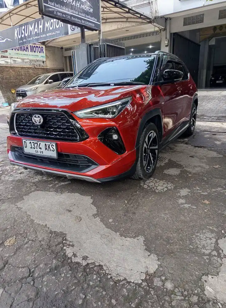 Toyota yaris cros hv tss two tone hybrid at 2023