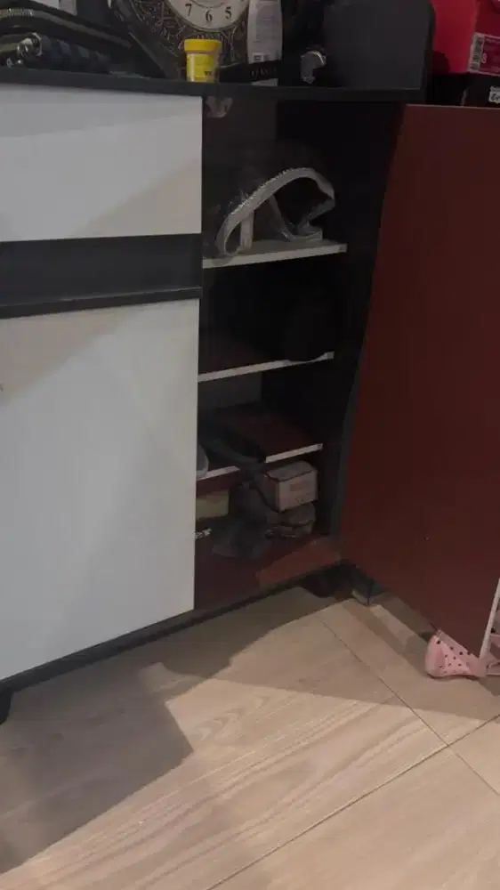 Informa lemari sepatu