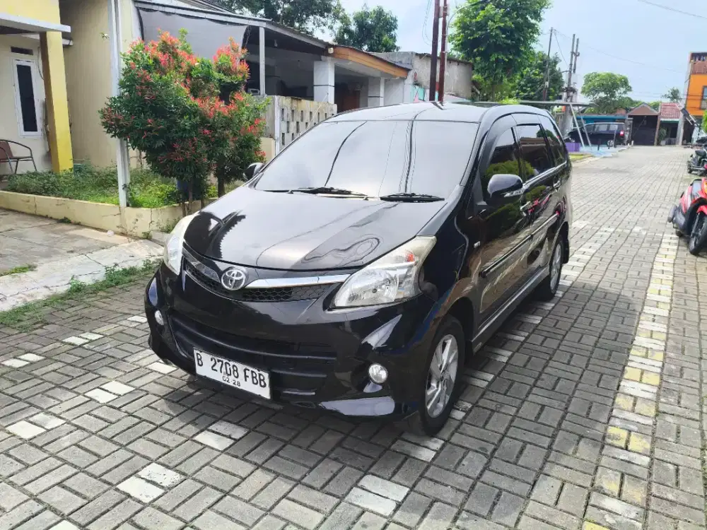 Toyota Avanza Veloz 1.5 matic 2013