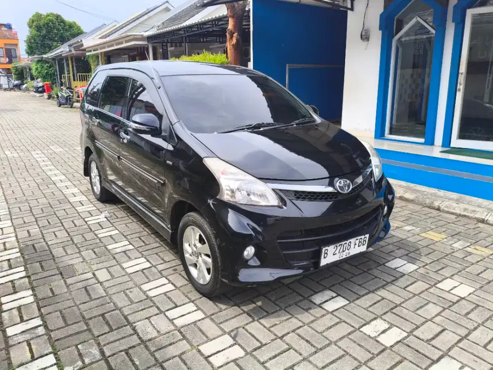 Toyota Avanza Veloz 1.5 matic 2013