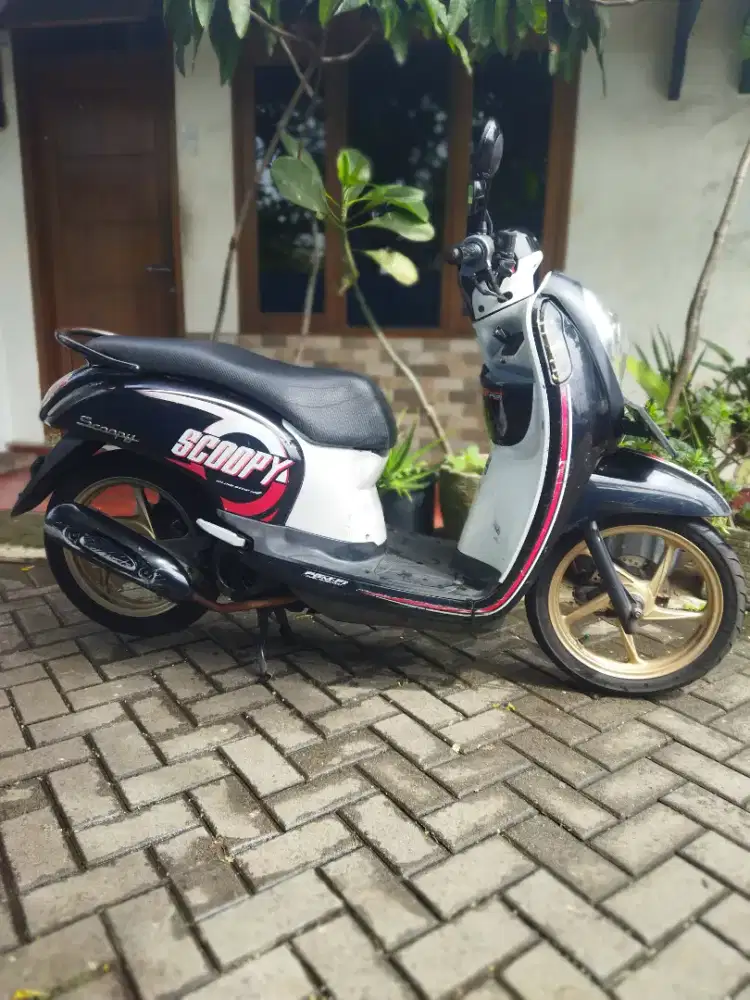 Scoopy iss 2016 plat tangerang selatan