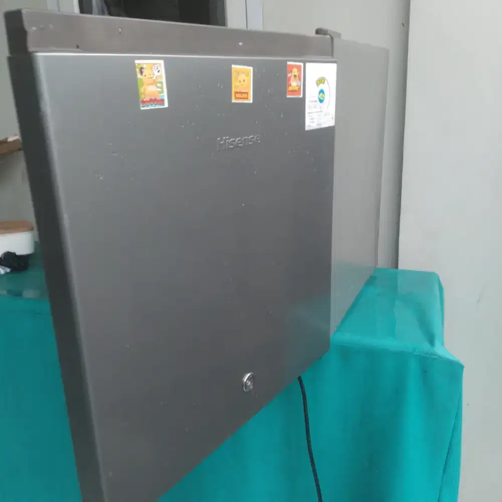 Kulkas mini Hisense