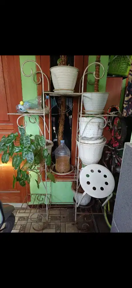 Bismillah, jual murah Rak Bunga.. + bonus 2 buah POT