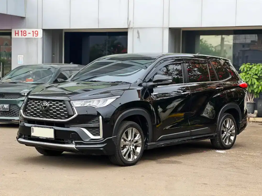 DP 12jt Zenix Q Hybrid 2023 HV Modellista Innova Toyota 2.0 Matic TSS