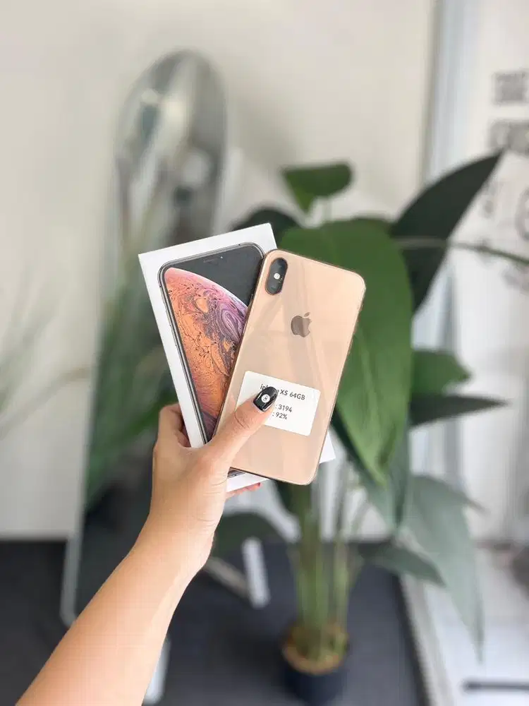 Iphone XS 64GB fullset mulus nominus bergaransi terima tt cod kredit
