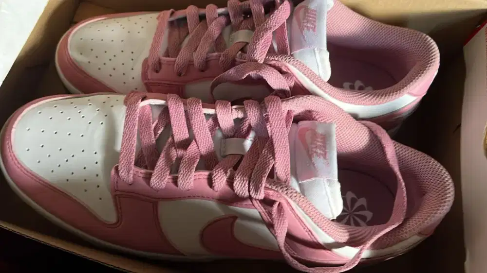 Sepatu Nike Dunk women pink