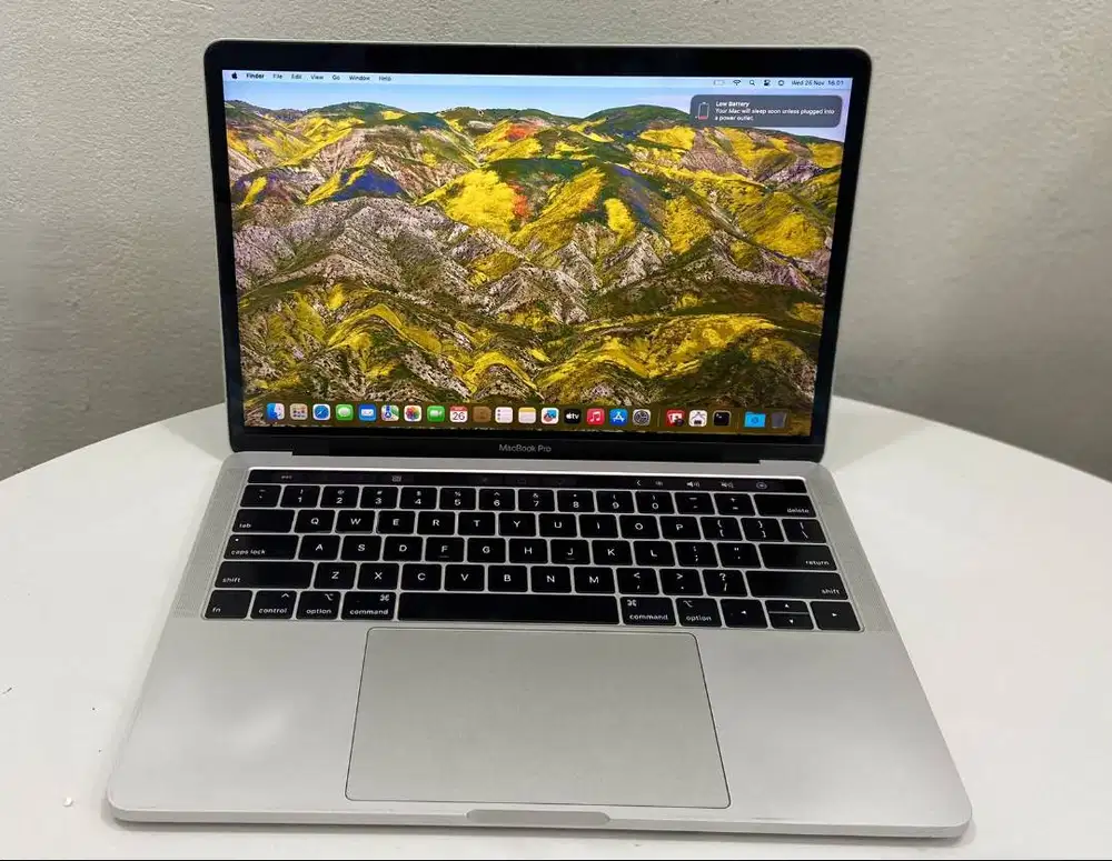 Apple MACBOOK PRO Touchbar Core i5 Layar 13inch 2019 Ram 16GB N-EC