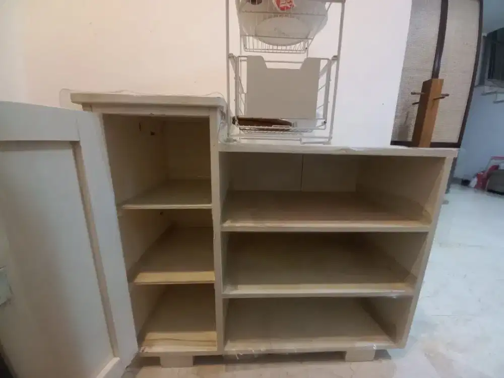 Lemari atau rak multifungsi