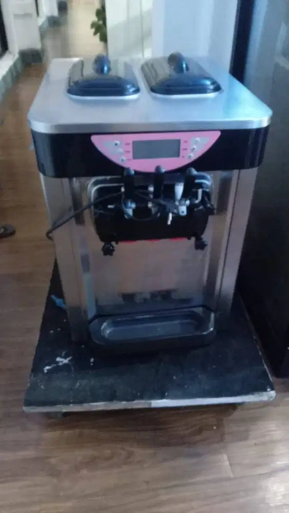 Dijual cepat Mesin es krim tomori