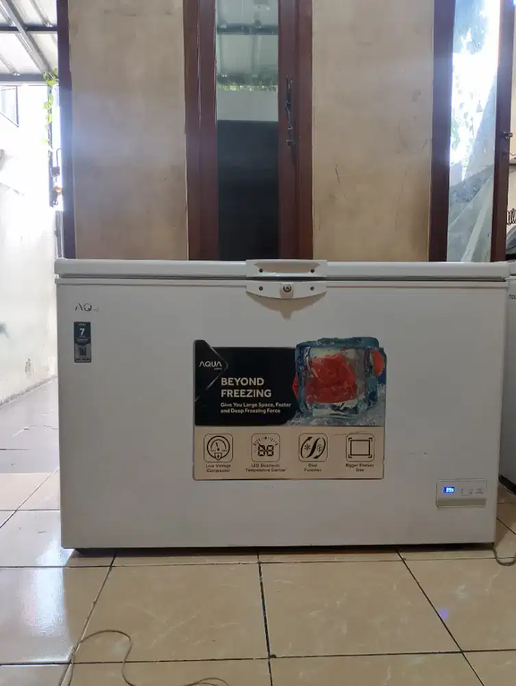 box freezer Aqua 330 ltr