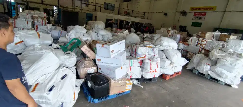 Loker Admin CS Pergerakan Barang dengan Client