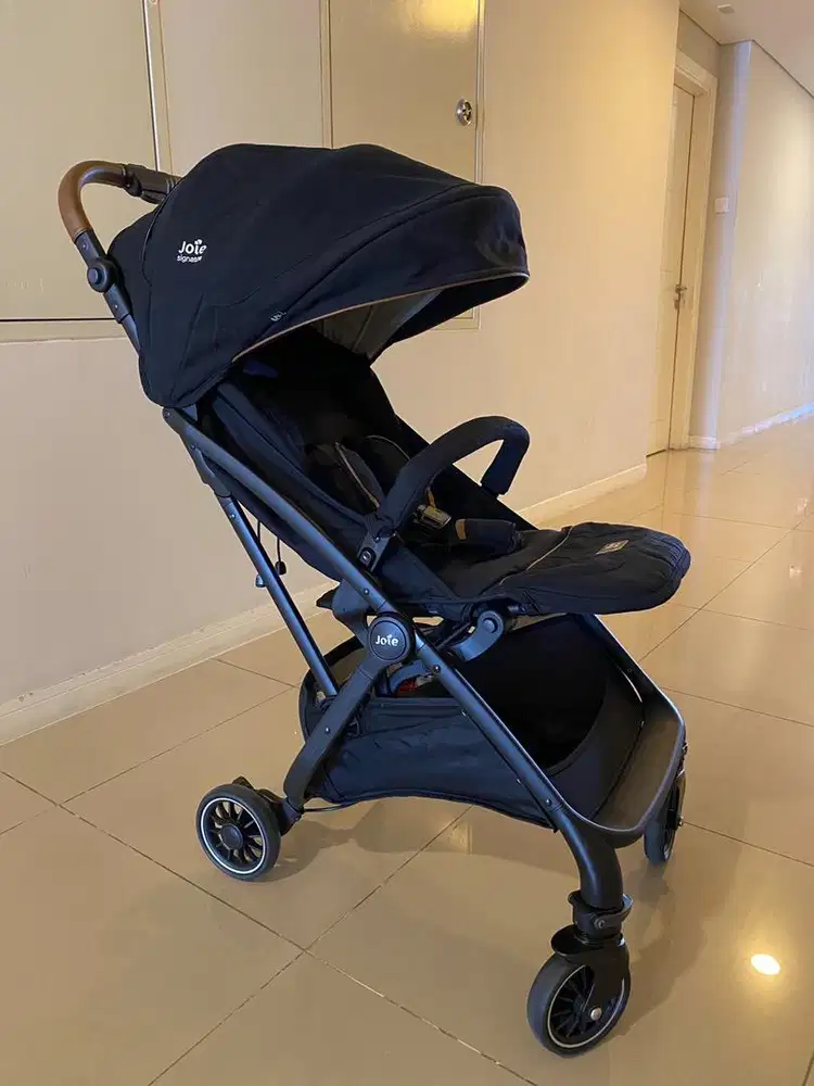 Preloved Stroller Joie Tourist Signature warna Eclipse