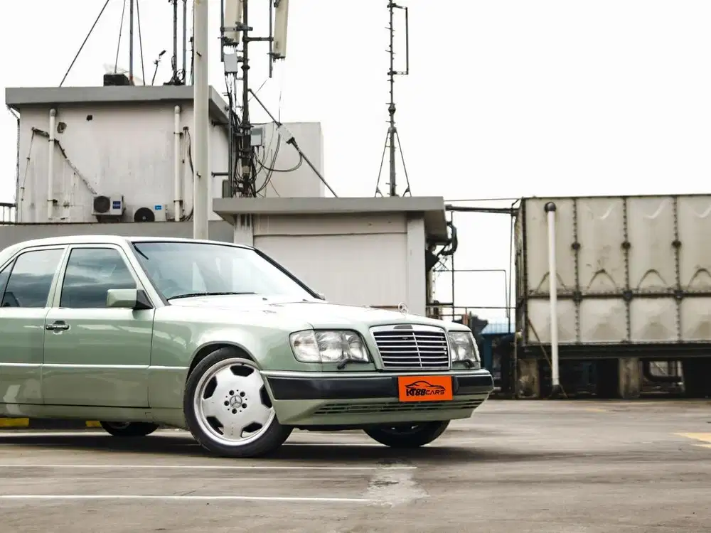 Mercy 230 E (W124) 2.300cc AT (Panoramic, Sunroof)