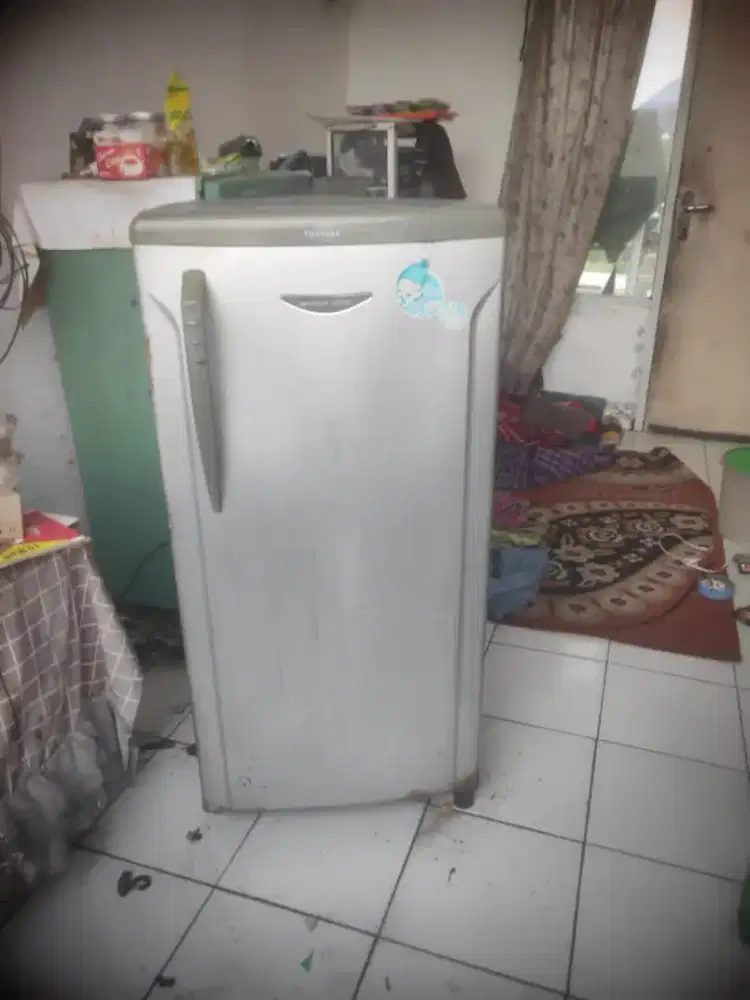 Jual butuh freezer Toshiba