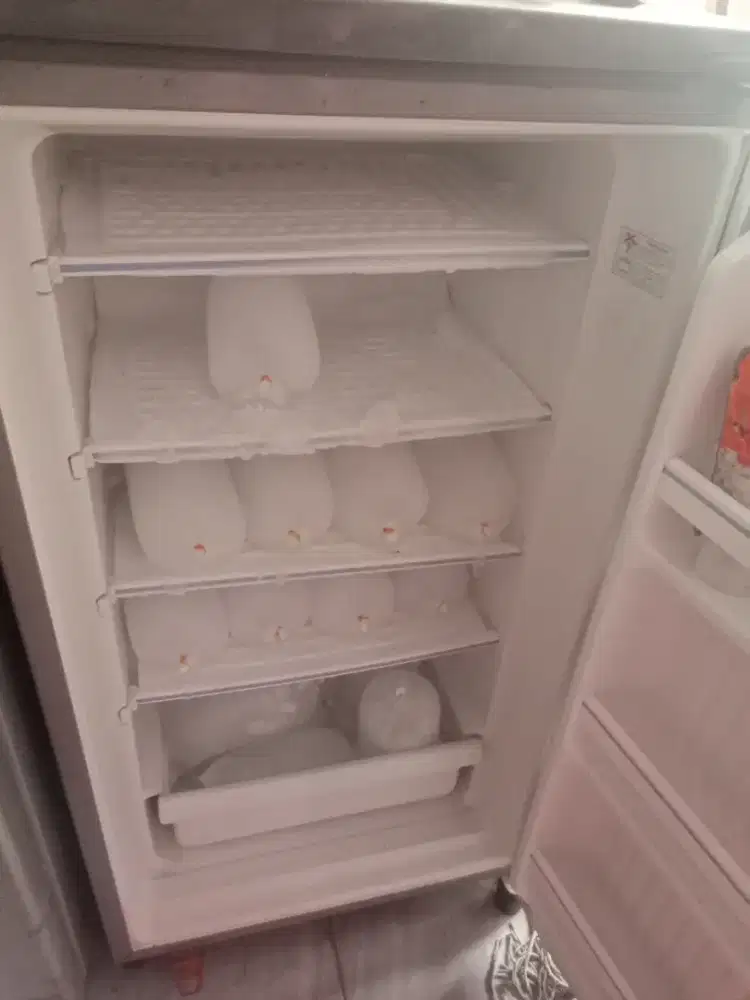 Freezer toshiba pemakaian pribadi