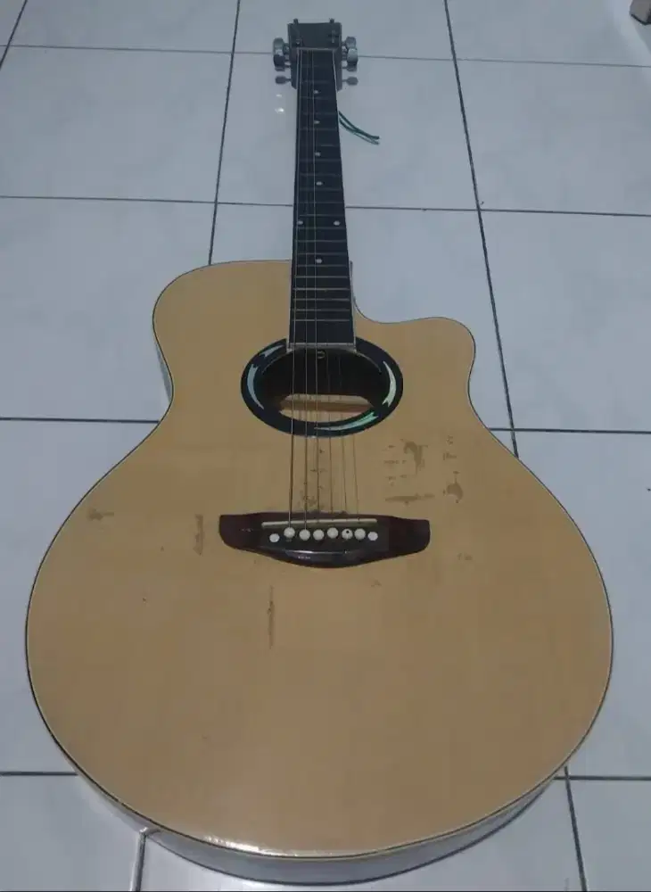 Dijual Gitar Akustik Yamaha APX00ii Bonus Buku Belajar Gitar Bolong
