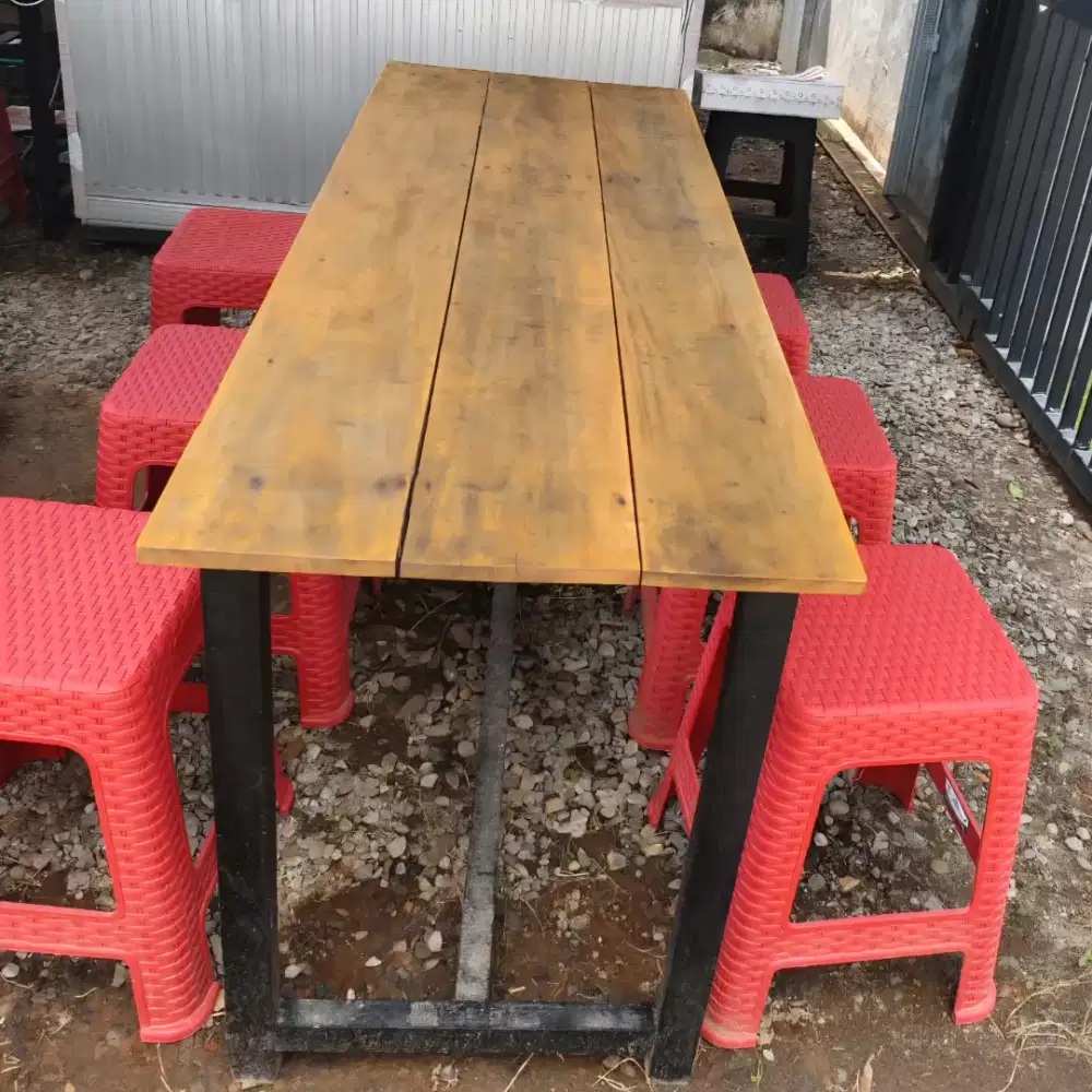 Meja dan Kursi Bekas Jualan Kondisi Bagus – Siap Pakai untuk Usaha