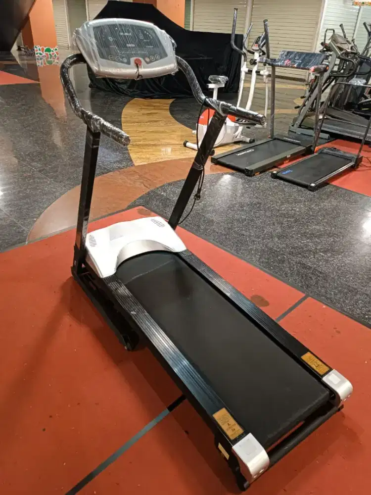 Treadmill elektrik jumbo kuat bb 150kg attack USA