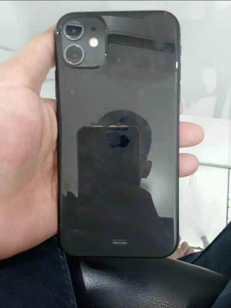 iPhone 11 64GB Warna Black