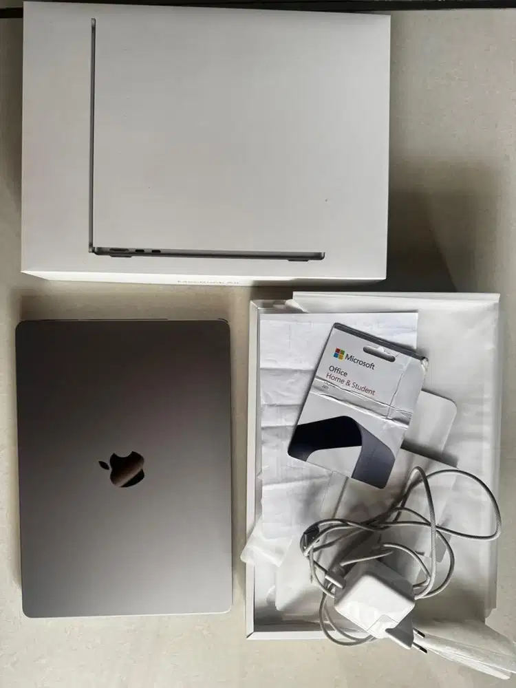 Macbook air M2 resmi