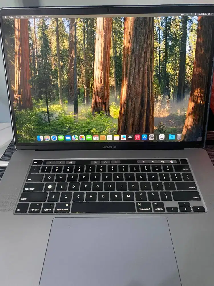 MacBook Pro 2019 Touchbar i7 16GB 512GB Radeon 5300M - A2141