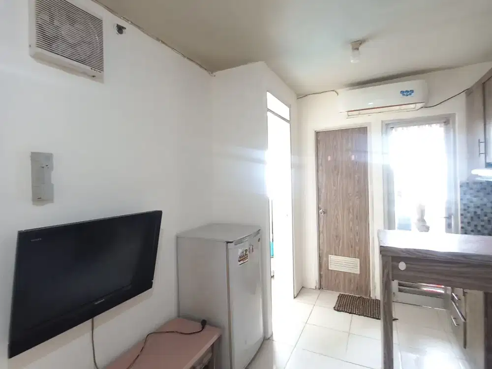 Sewa apartemen gading nias 2kamar EMERALD full furnished bagus lt 22