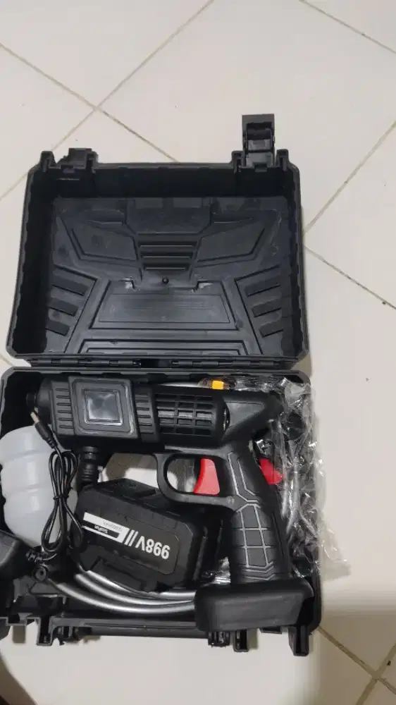 Satu set jet clener cordless