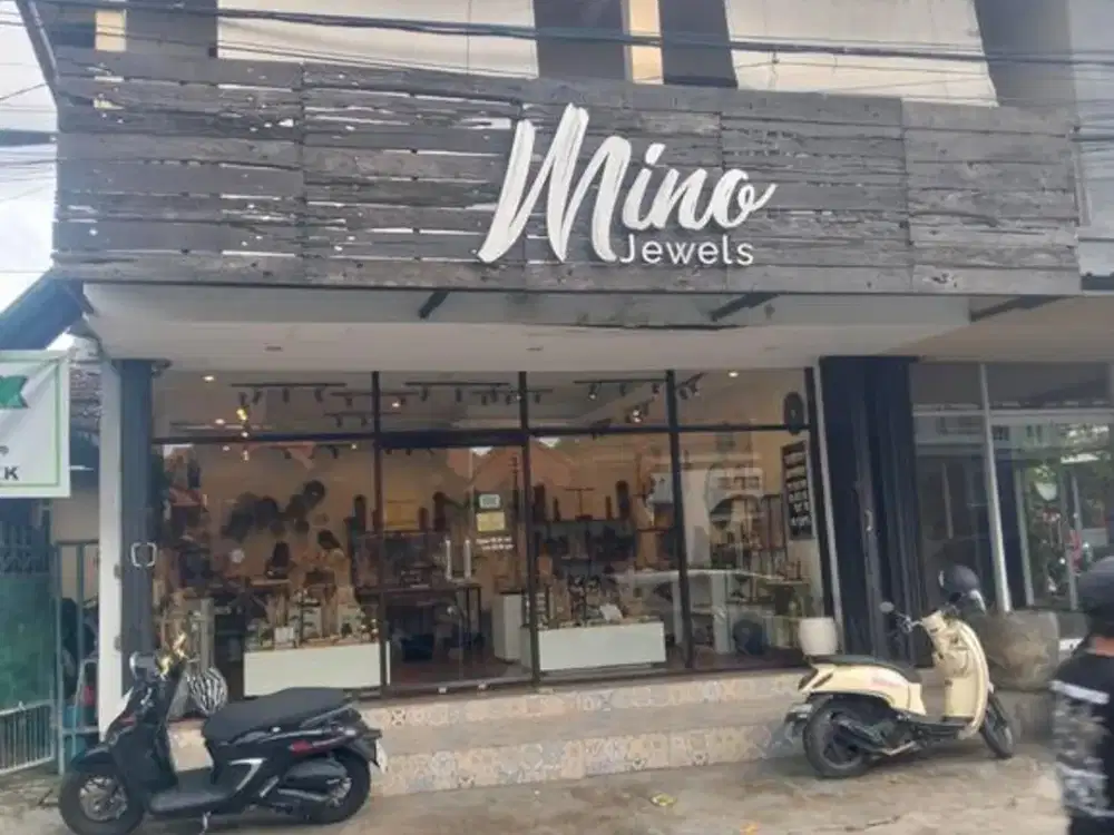 A Strategic Location Shop Close To The Beach For Rent In Pererenan